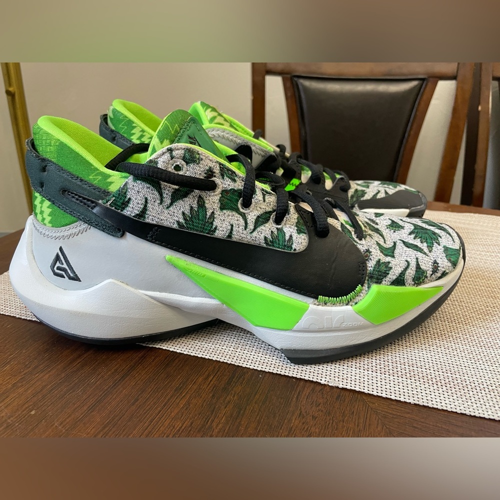 Nike Giannis Immortality DA0907-200 Men’s 7 Green Leaf Print Basketball Shoes